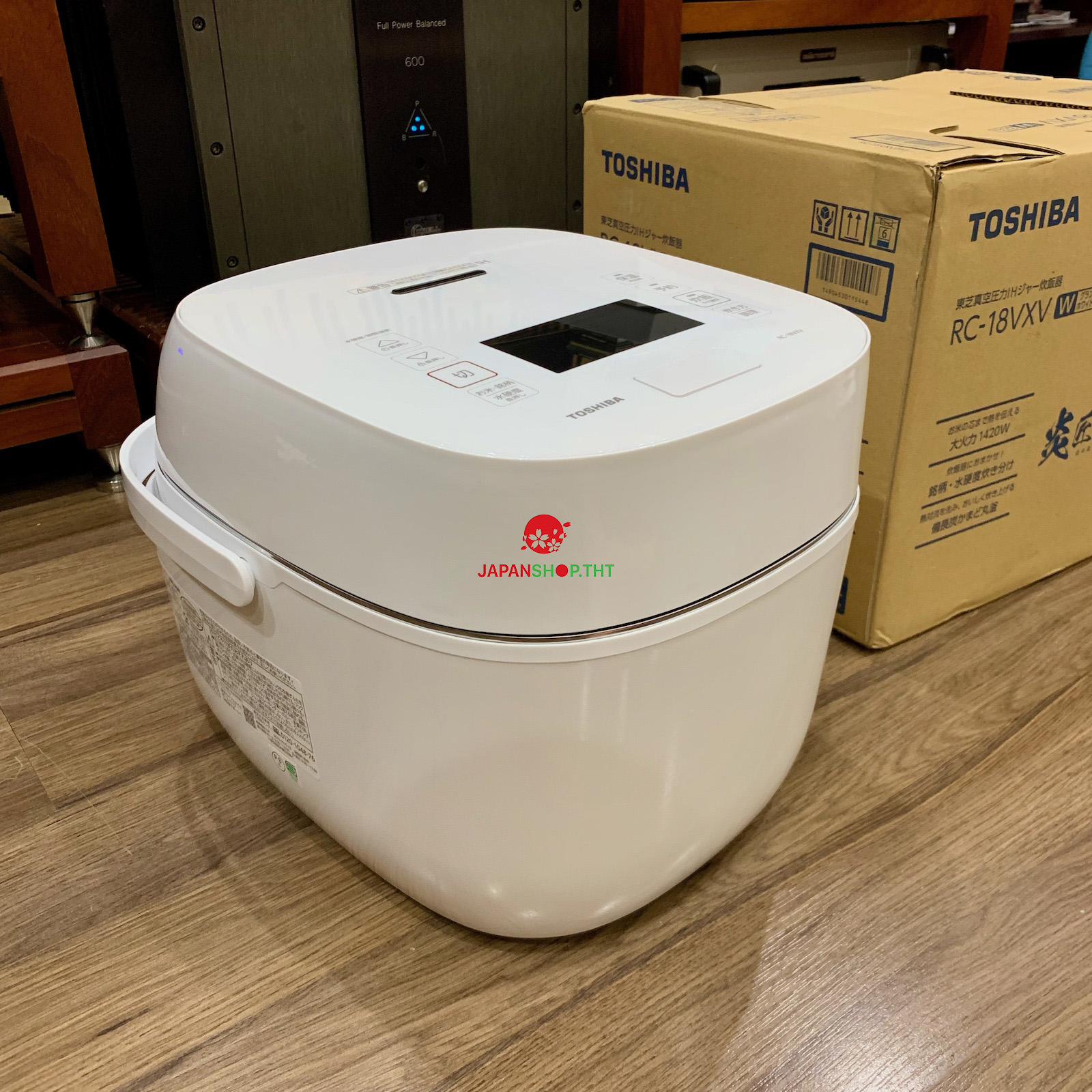 NỒI CƠM CAO TẦN ÁP SUẤT CHÂN KHÔNG VIP TOSHIBA RC-18VXV-W
