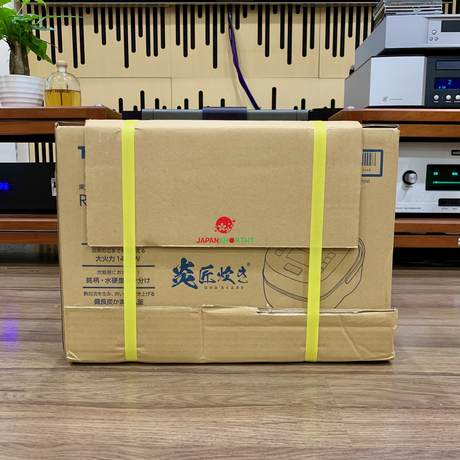 NỒI CƠM CAO TẦN ÁP SUẤT CHÂN KHÔNG VIP TOSHIBA RC-18VXV-W